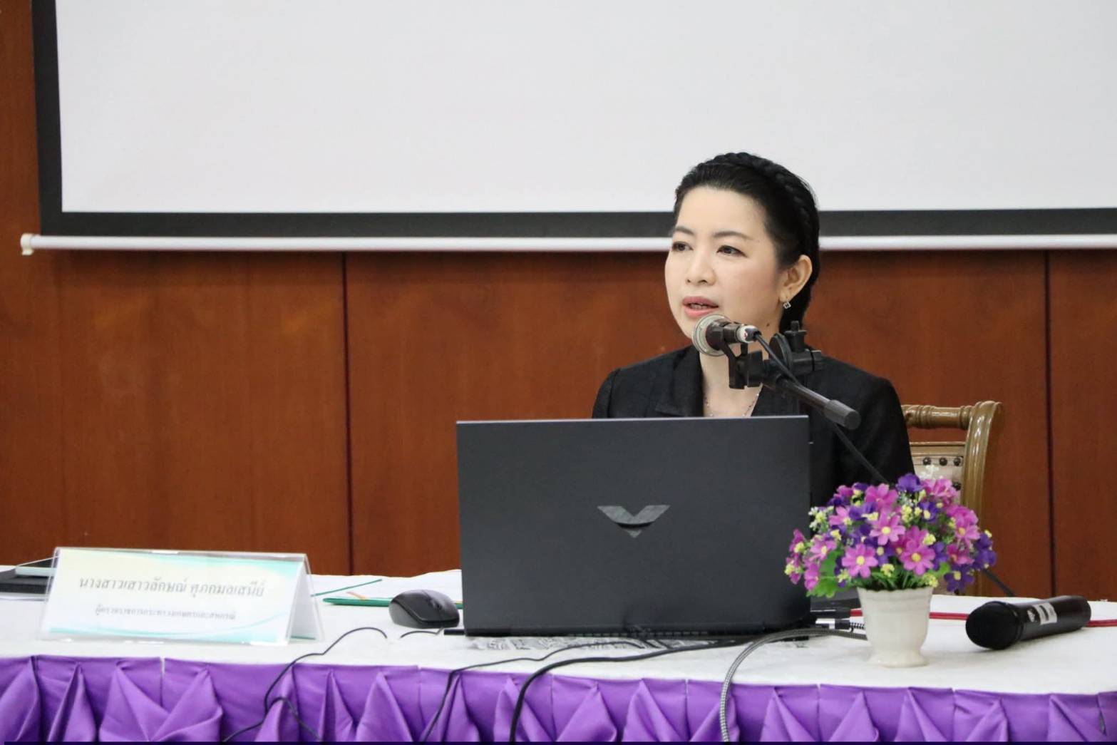title - ผู้ตรวจราชการกระทรวงเกษตรและสหกรณ์ เป็นประธานในพิธีเปิดการอบรมและบรรยายพิเศษ เรื่อง “ นโยบายกระทรวงเกษตรและสหกรณ์” หลักสูตร การเป็นข้าราชการที่ดีสำหรับข้าราชการที่อยู่ระหว่างทดลองปฏิบัติหน้าที่ราชการ รุ่นที่ 53 ณ ห้องประชุมอาคาร 100 ปี ศูนย์ส่งเสริมและพัฒนาอาชีพเสริมนอกภาคการเกษตร
